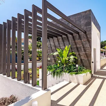 Lovley Close To Centro Plaza With Gated Community ,lr 1 דירה