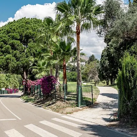 Lovley Close To Centro Plaza With Gated Community ,lr 1 דירה